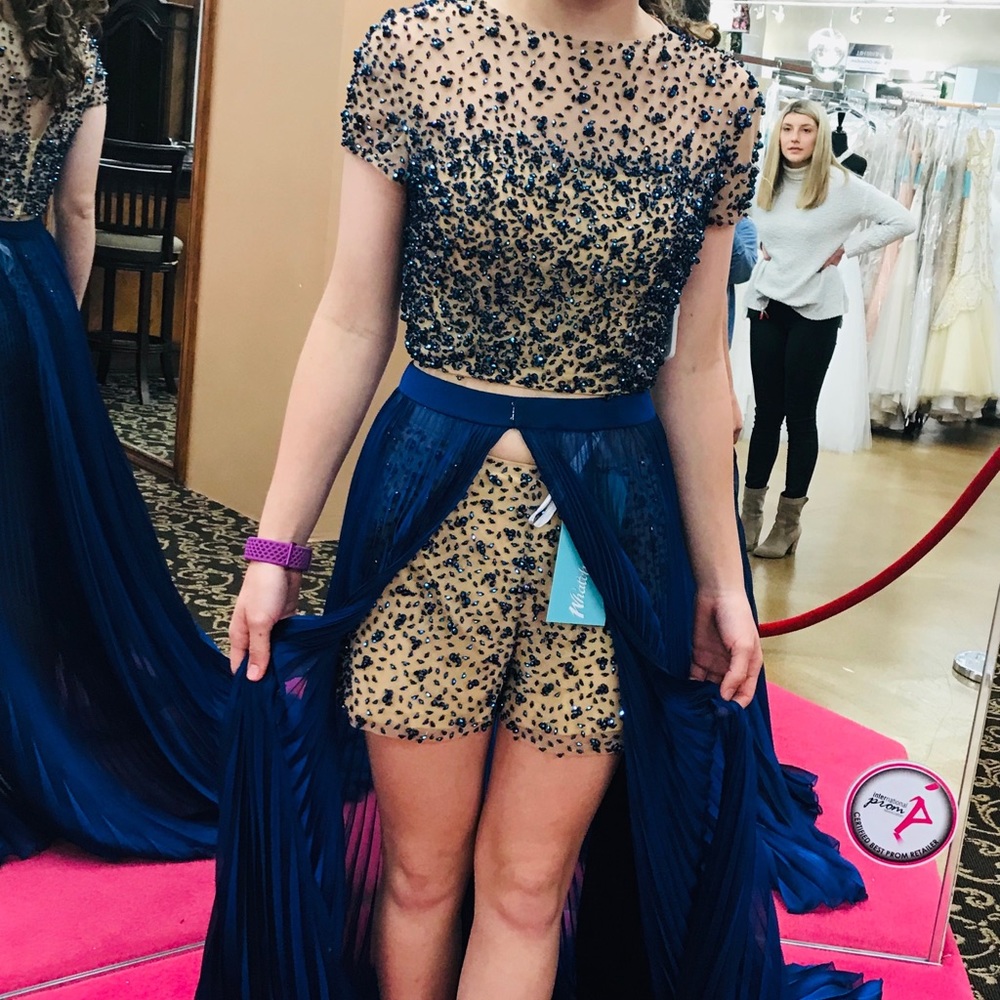 Sherri hill fun fashion